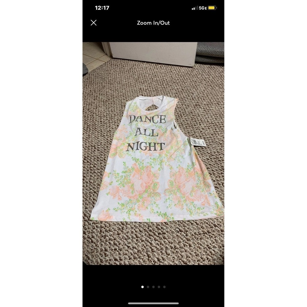NWT delias top